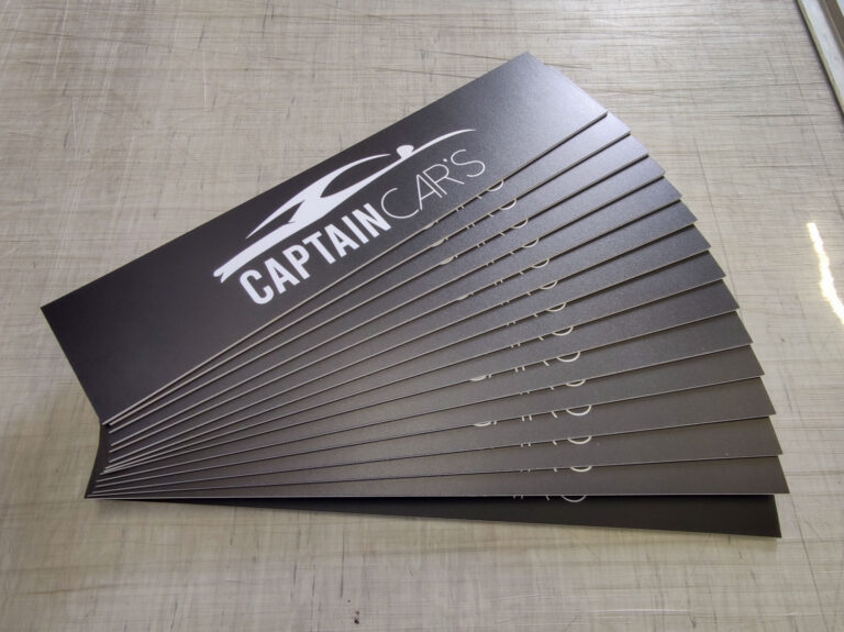 Habillage de vitrine · Captain Cars · Montussan