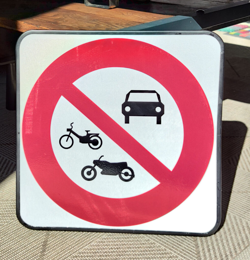 Panneau d'interdiction personnalisé