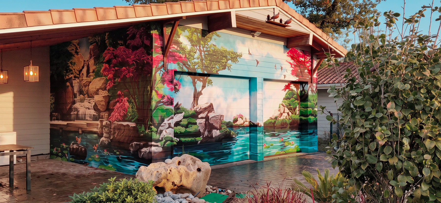 Graff personnalisé sur mesure représentant un jardin japonais sur un double garage