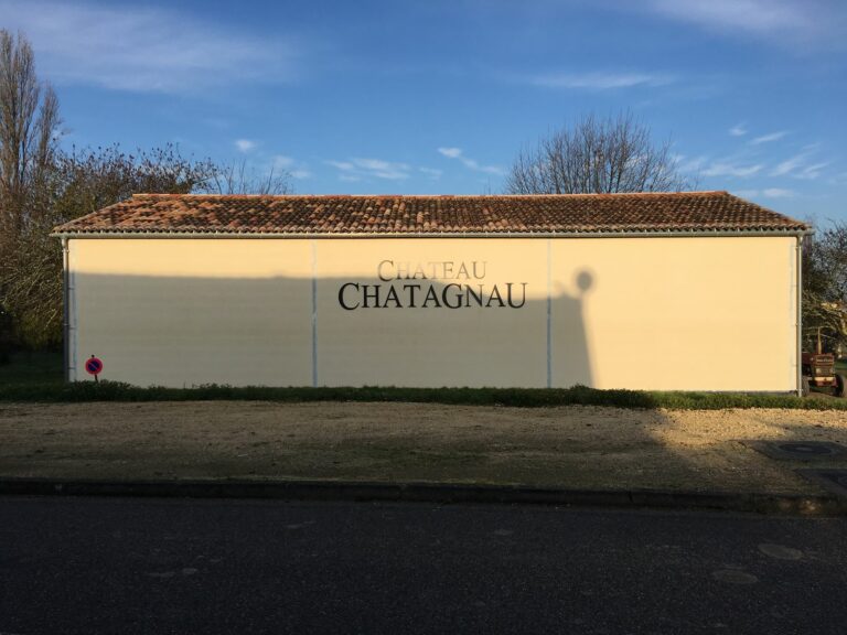 Enseigne en lettres relief · Château Chatagnau · Mourens