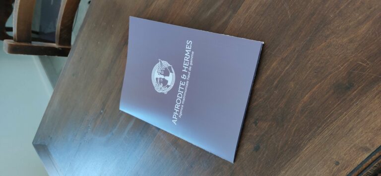 Brochure identité visuelle — agence matrimoniale à Saintes