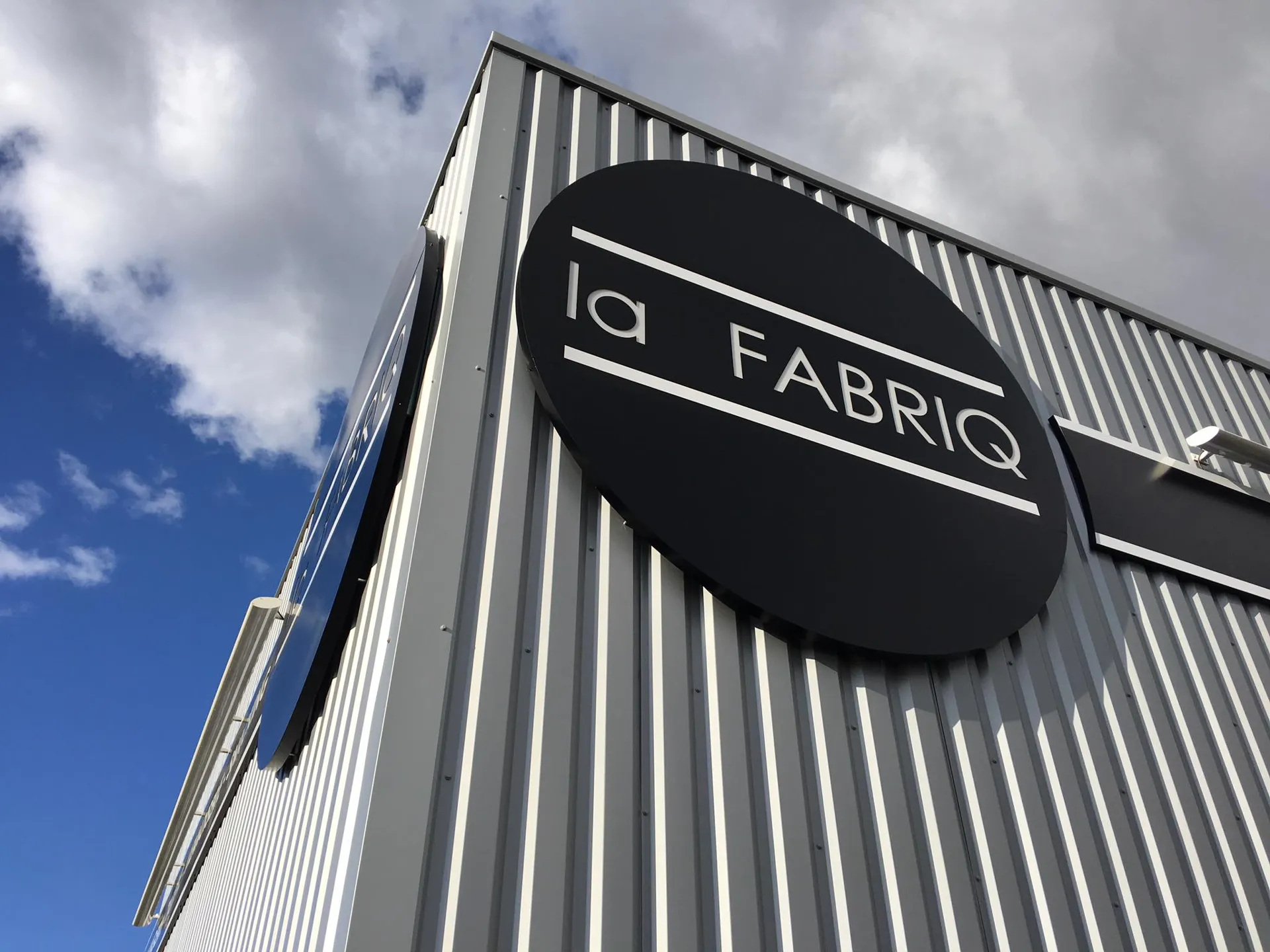 Enseigne lumineuse sur mesure · La Fabriq · Podensac
