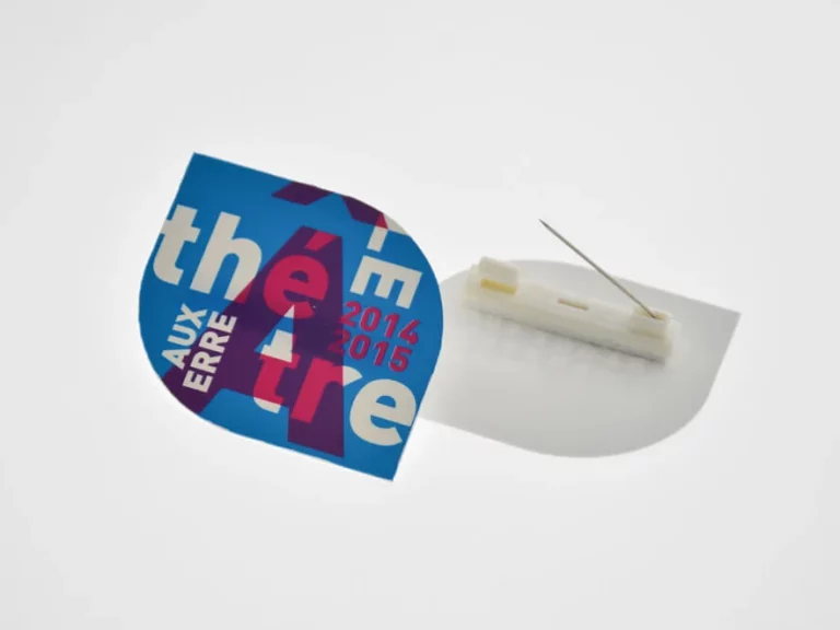 Badge à forme libre