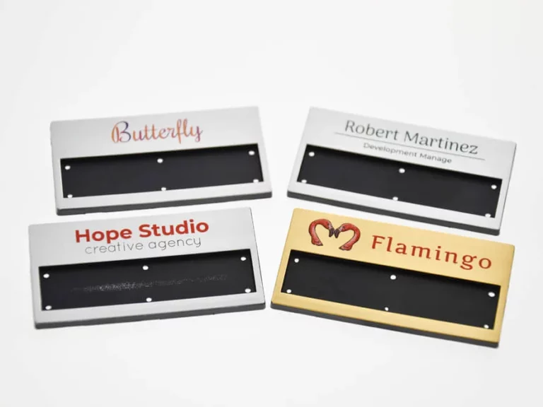 Badges nominatifs argent et or