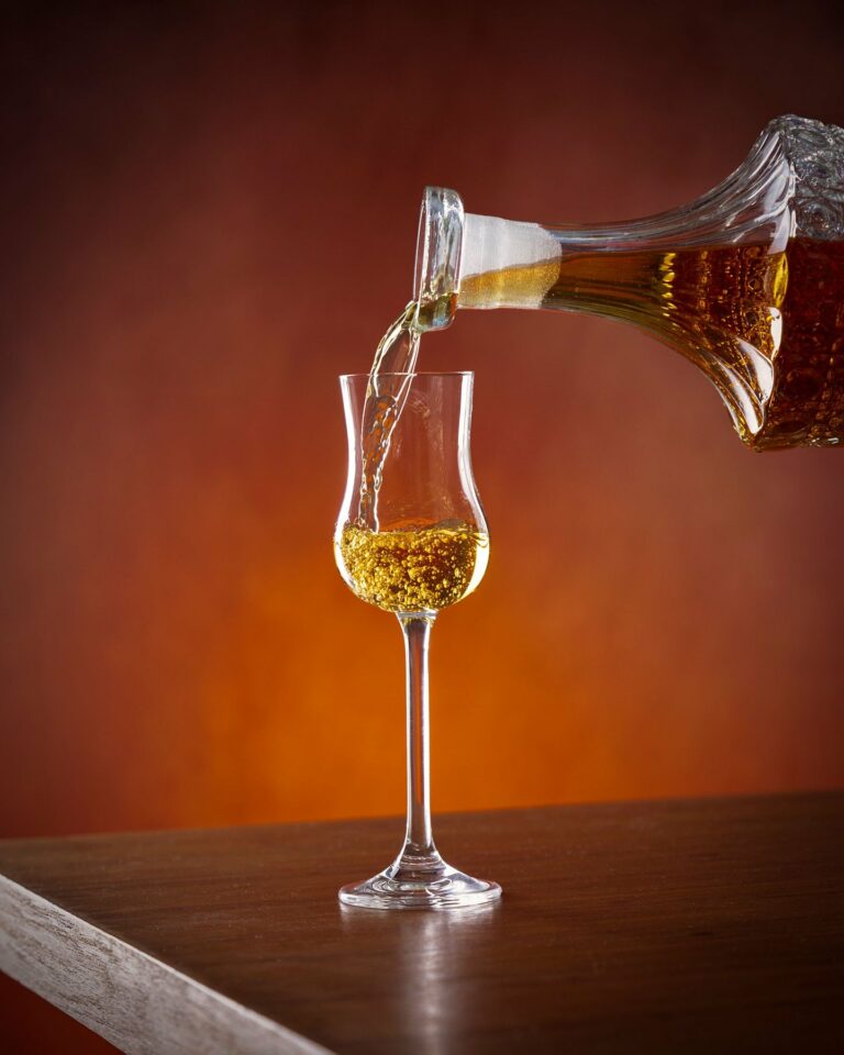Service depuis une carafe en cristal