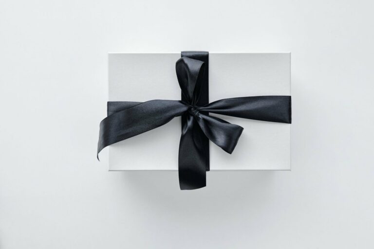 Coffret cadeau à ruban noir