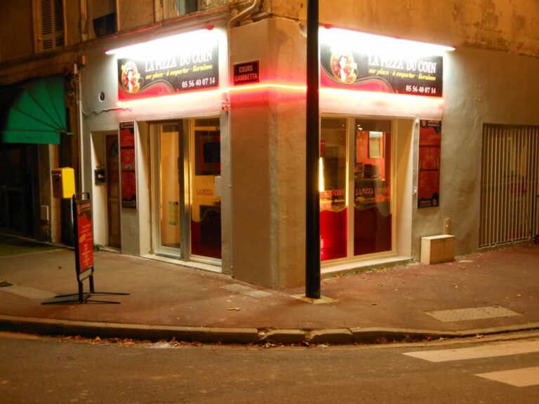 Enseigne lumineuse pizzeria – Floirac – vue 3