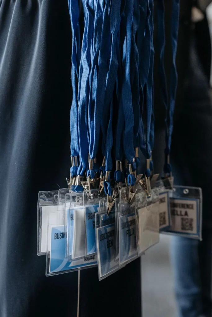 Badges et tours de cou personnalisés pour événement