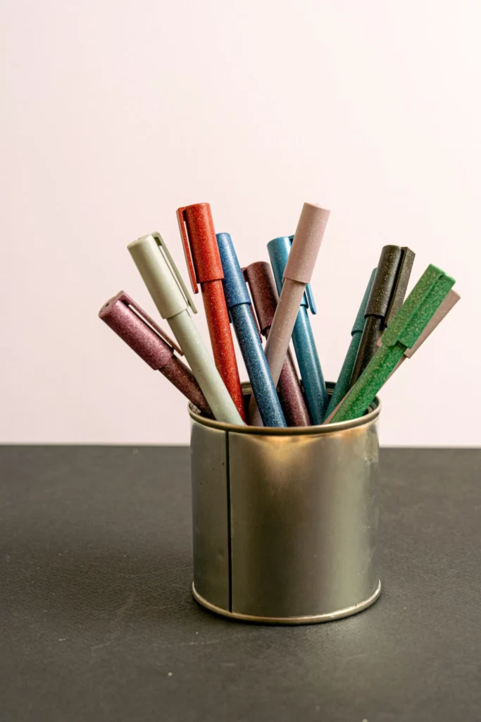 Stylos publicitaires personnalisés dans un pot