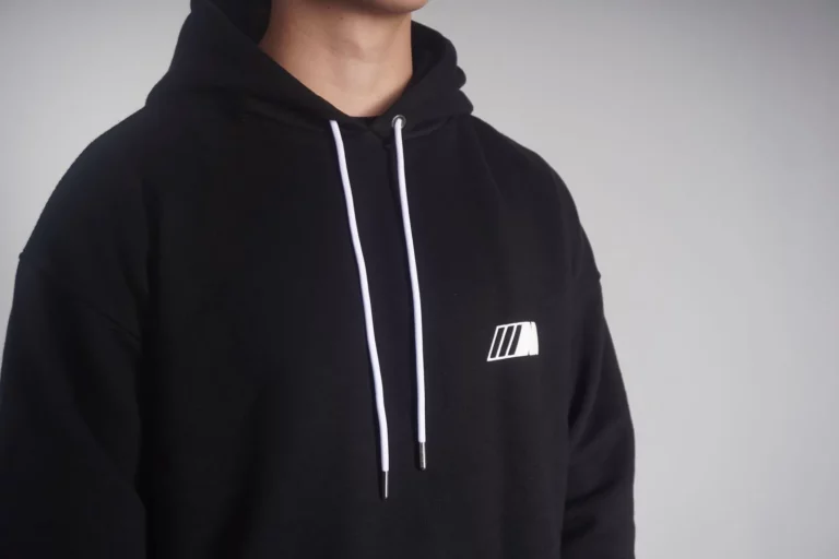 Sweat à capuche avec logo brodé