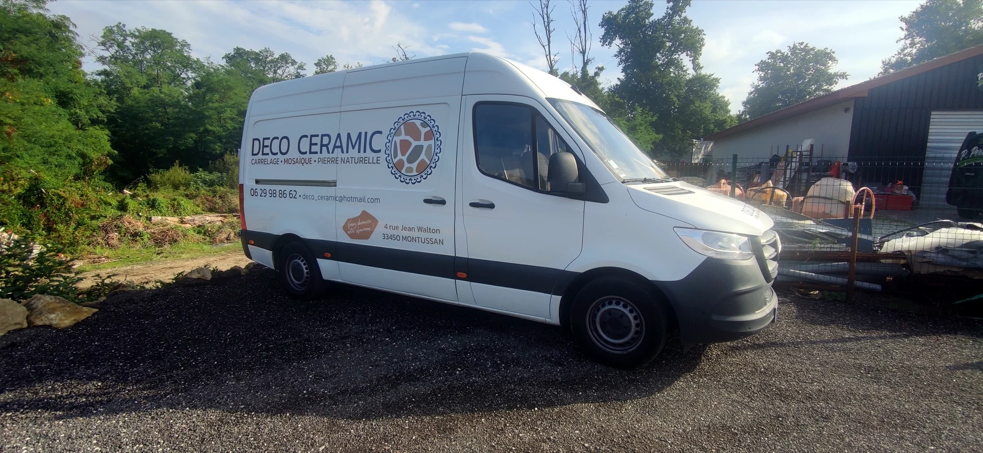 Fourgon Mercedes Sprinter blanc marqué Deco Ceramic