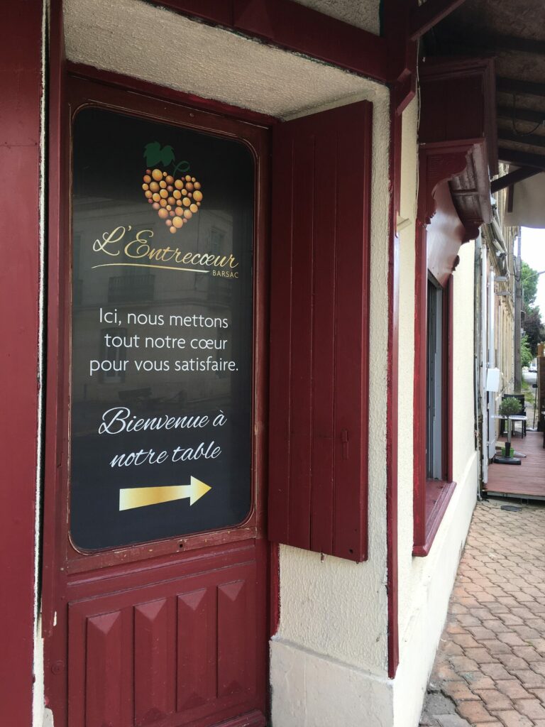 Pré-enseignes et caisson lumineux · L’Entrecoeur · Barsac / Preignac